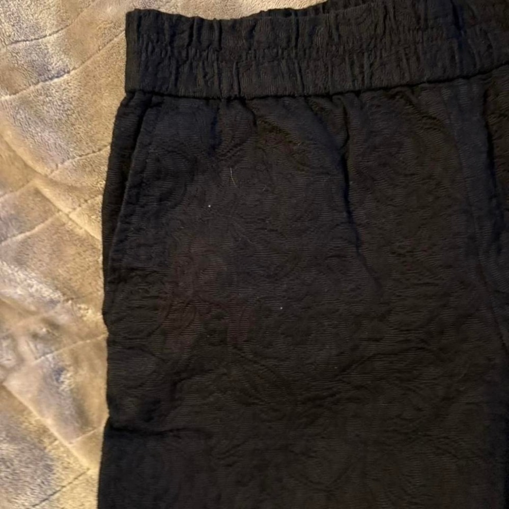 J.Crew Womens Black Textured Jacquard Paisley Shorts Size 4 Elastic Waist - Picture 3 of 6
